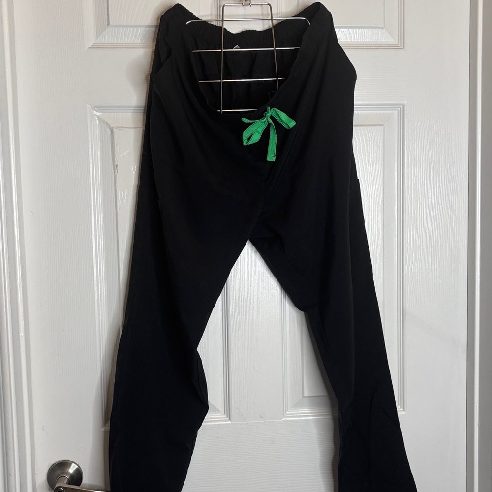 Mint stretch scrub bottoms size large